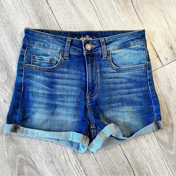 🔥SALE- Any 4/$20. Indigo Rein Denim Shorts​ - Picture 1 of 3